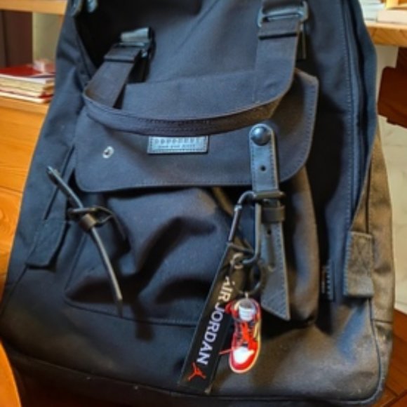 Waterproof schoolbag for outdoor travel